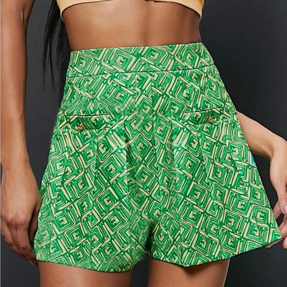 SHEIN Allover Print Plicated Shorts